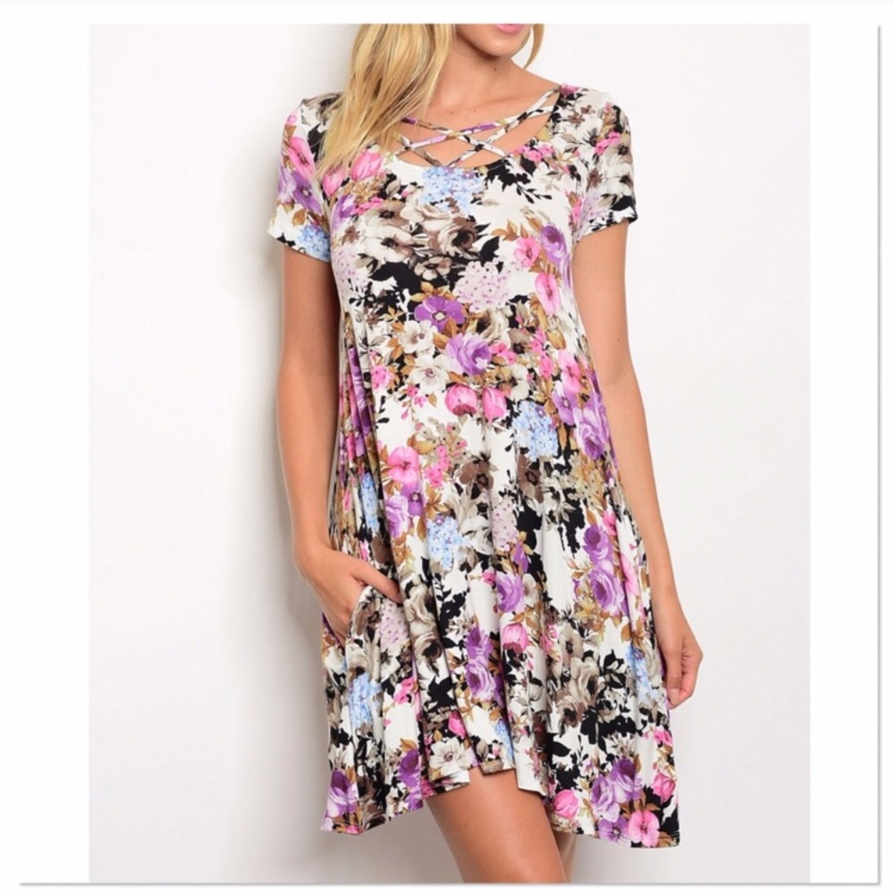 🚨 SALE! Only 1 left! Ivory Lavender Floral Dress - Picture 2 of 6